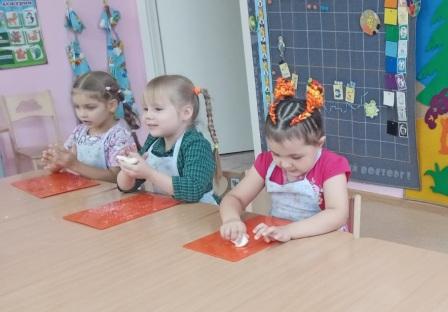Лепим из соленого теста. Лепим из соленого теста.